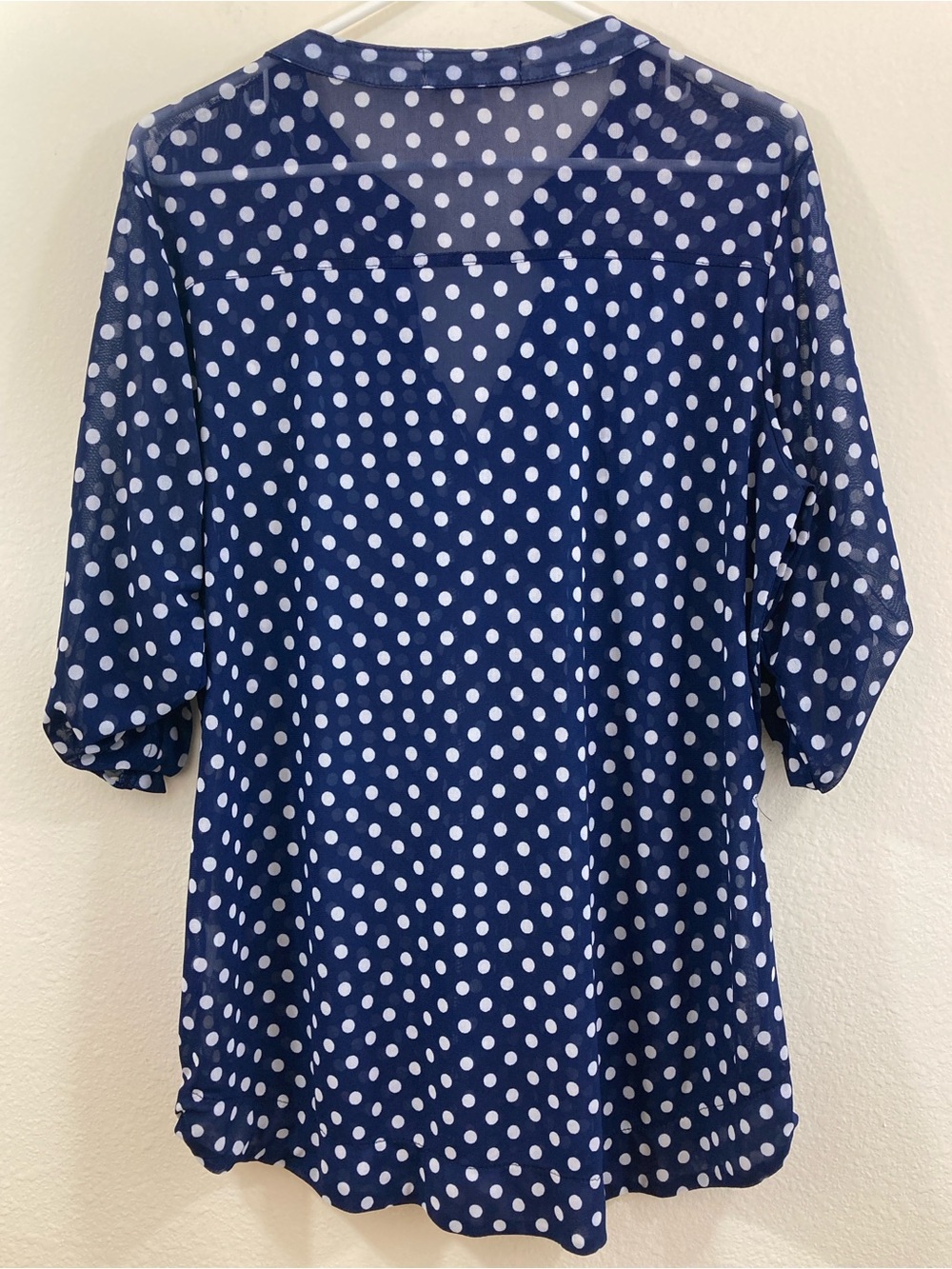 Eden & Olivia Sheer Polka Dot Blouse Size XL Blue White Roll Tab Top - Picture 15 of 15